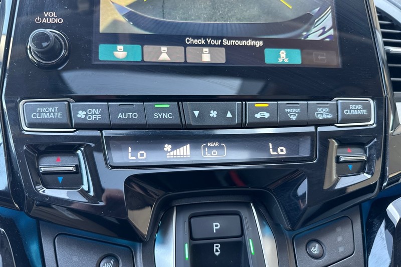 Honda Odyssey Vehicle Full-screen Gallery Image 29