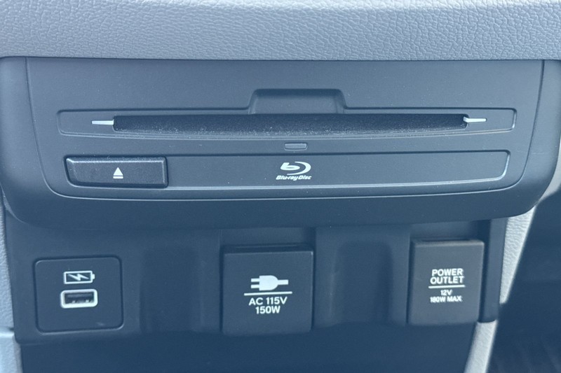 Honda Odyssey Vehicle Full-screen Gallery Image 32