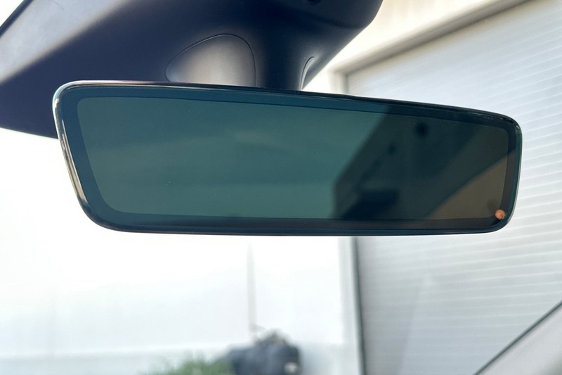 Tesla Model Y Vehicle Full-screen Gallery Image 24