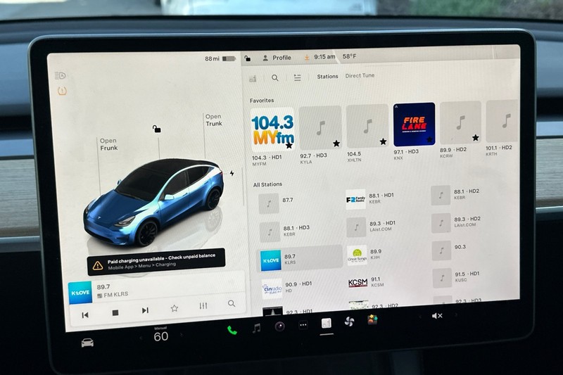 Tesla Model Y Vehicle Full-screen Gallery Image 25
