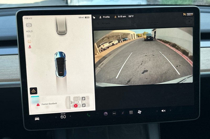 Tesla Model Y Vehicle Full-screen Gallery Image 26