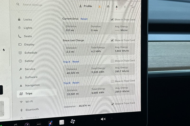 Tesla Model Y Vehicle Full-screen Gallery Image 35