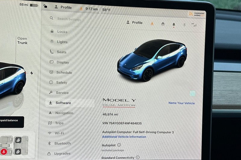 Tesla Model Y Vehicle Full-screen Gallery Image 49