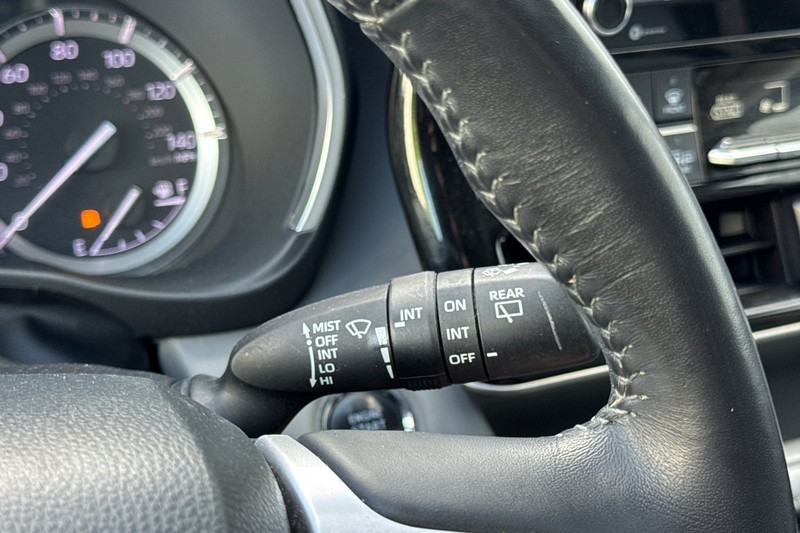 Toyota Highlander Vehicle Full-screen Gallery Image 40