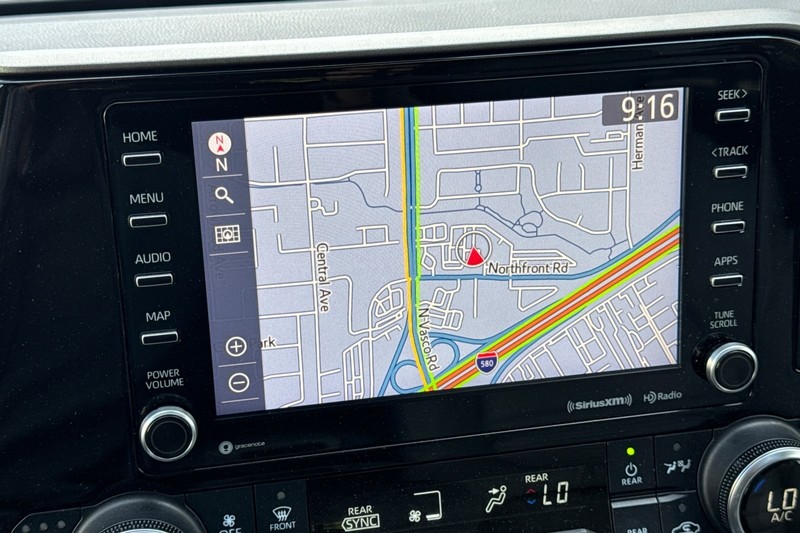 Toyota Highlander Vehicle Full-screen Gallery Image 45