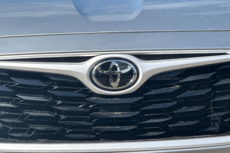 Toyota Highlander Vehicle Full-screen Gallery Image 49