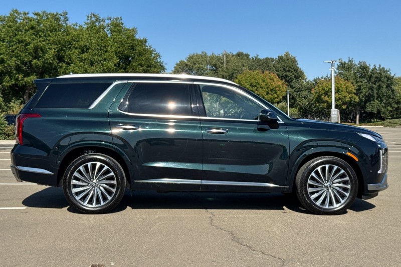 Hyundai Palisade Vehicle Full-screen Gallery Image 03