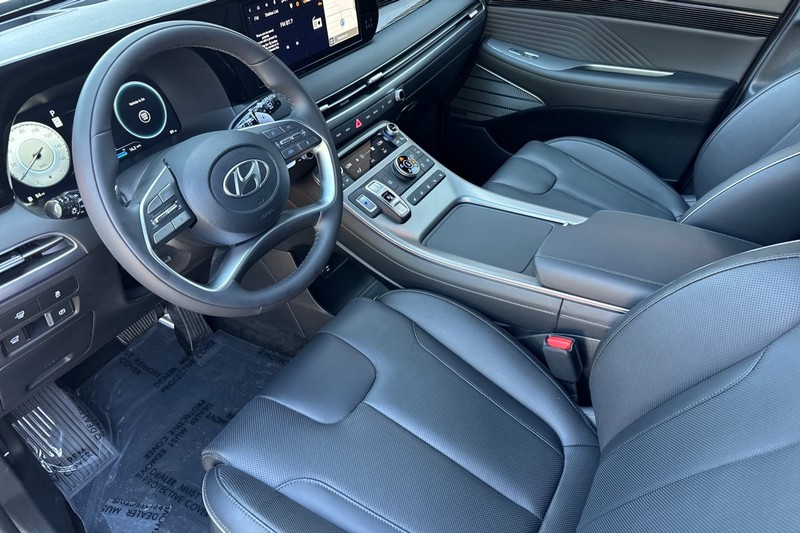 Hyundai Palisade Vehicle Full-screen Gallery Image 10