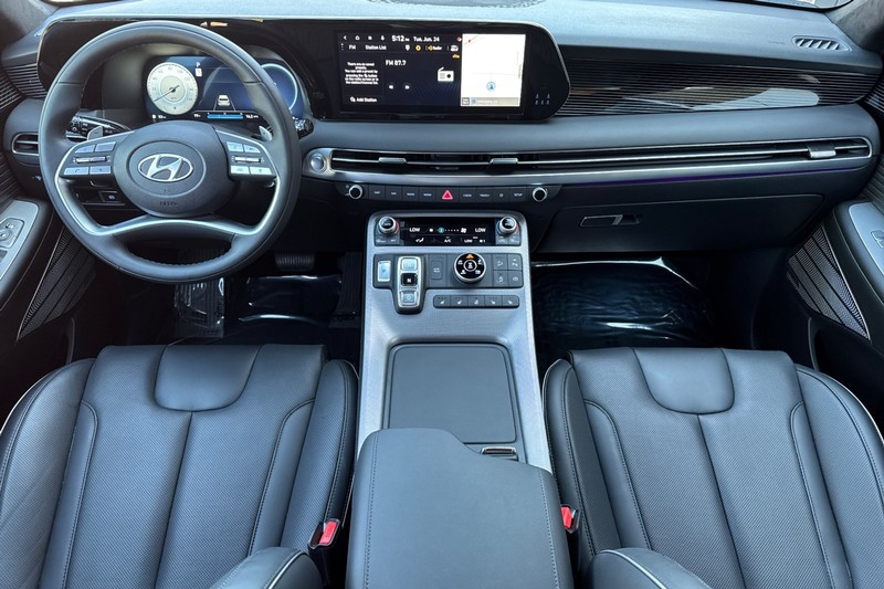 Hyundai Palisade Vehicle Full-screen Gallery Image 15