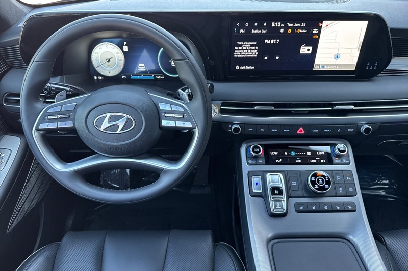 Hyundai Palisade Vehicle Full-screen Gallery Image 16