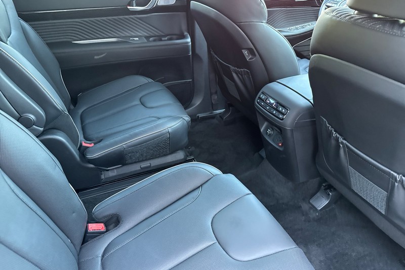 Hyundai Palisade Vehicle Full-screen Gallery Image 19