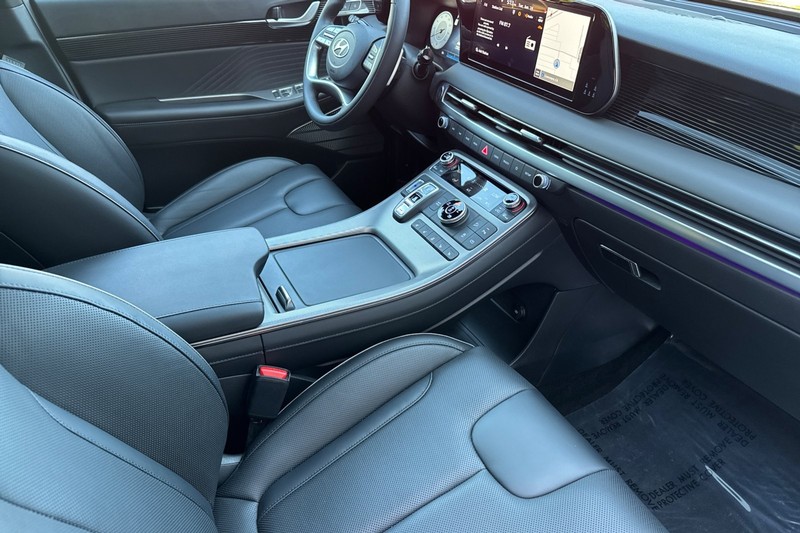 Hyundai Palisade Vehicle Full-screen Gallery Image 20
