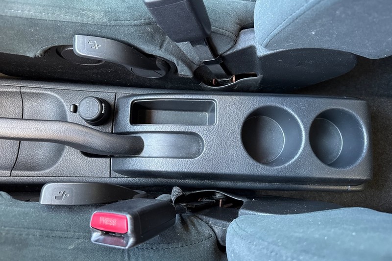 Nissan Versa Vehicle Full-screen Gallery Image 31