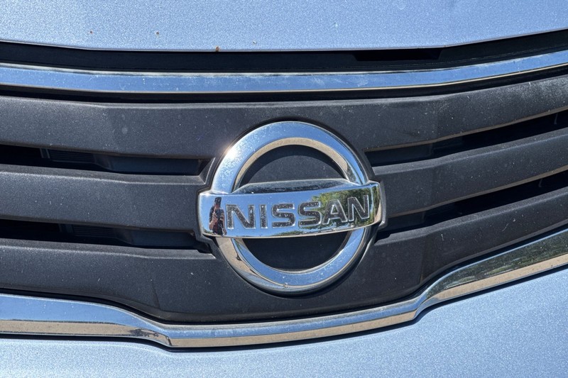 Nissan Versa Vehicle Full-screen Gallery Image 43
