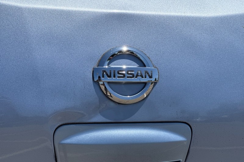 Nissan Versa Vehicle Full-screen Gallery Image 45