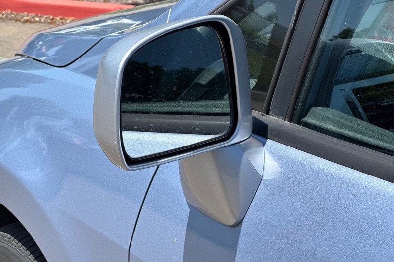 Nissan Versa Vehicle Full-screen Gallery Image 50