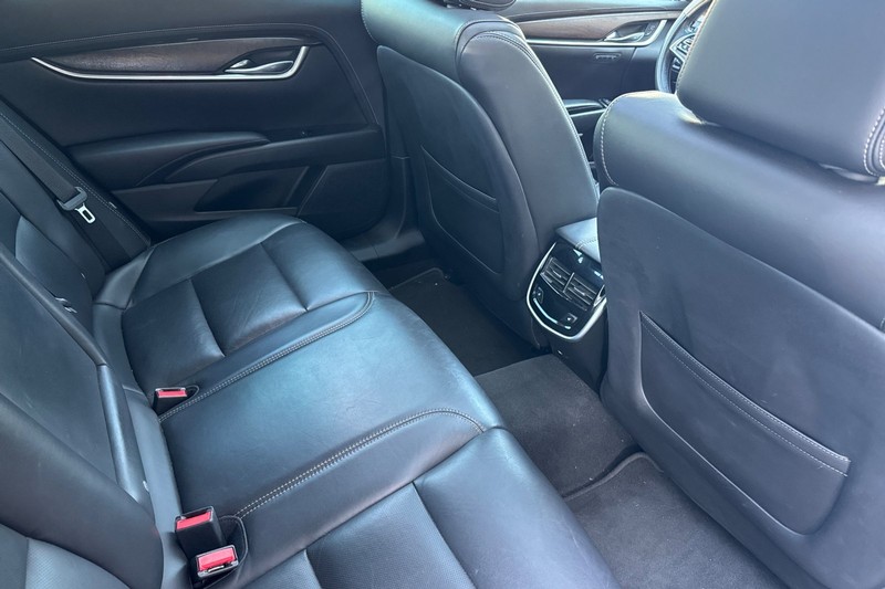 Cadillac XTS Vehicle Full-screen Gallery Image 17