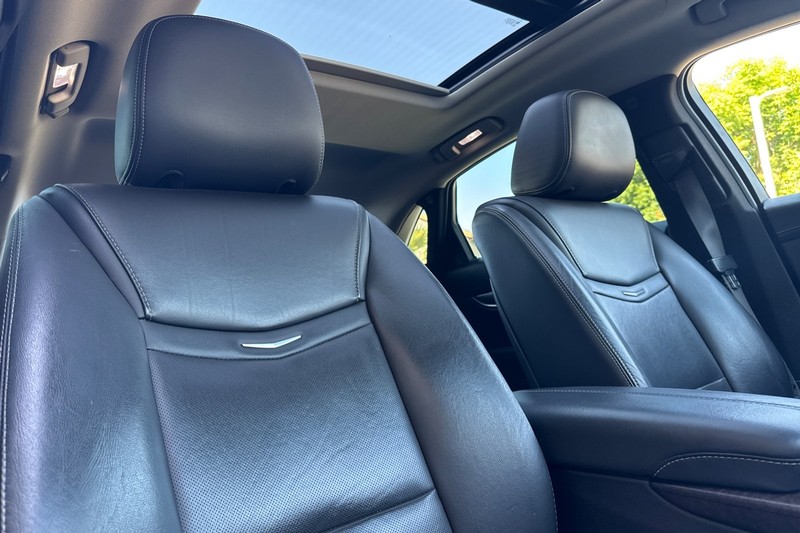 Cadillac XTS Vehicle Full-screen Gallery Image 19