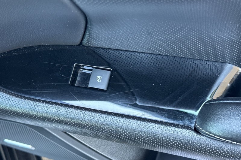Cadillac XTS Vehicle Full-screen Gallery Image 21