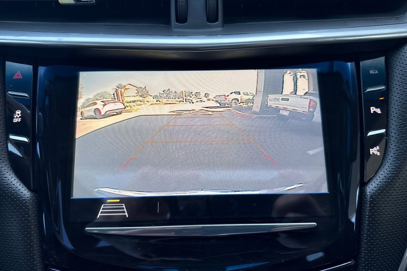 Cadillac XTS Vehicle Full-screen Gallery Image 26