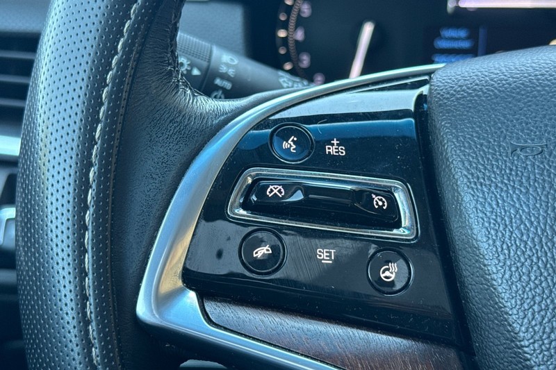 Cadillac XTS Vehicle Full-screen Gallery Image 35