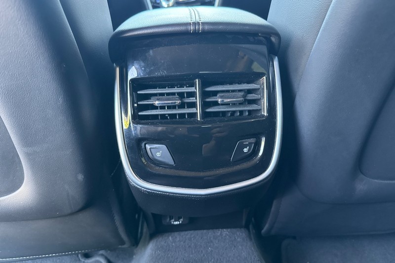 Cadillac XTS Vehicle Full-screen Gallery Image 42
