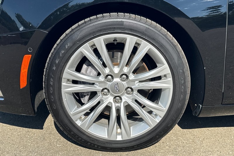 Cadillac XTS Vehicle Full-screen Gallery Image 45