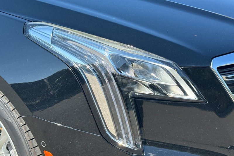 Cadillac XTS Vehicle Full-screen Gallery Image 46