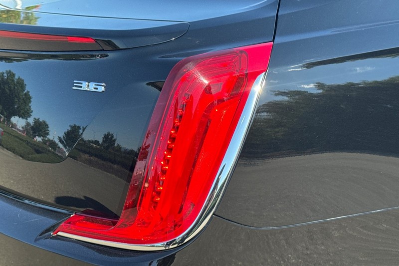 Cadillac XTS Vehicle Full-screen Gallery Image 50
