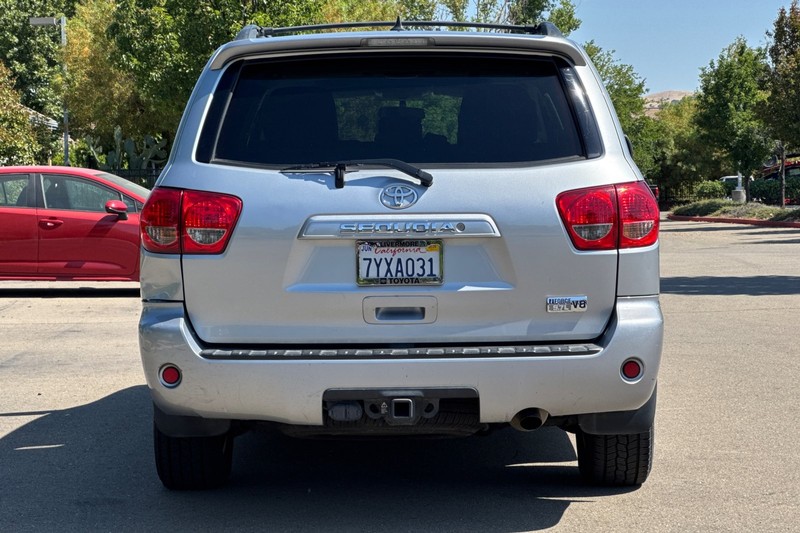 Toyota Sequoia Vehicle Full-screen Gallery Image 05