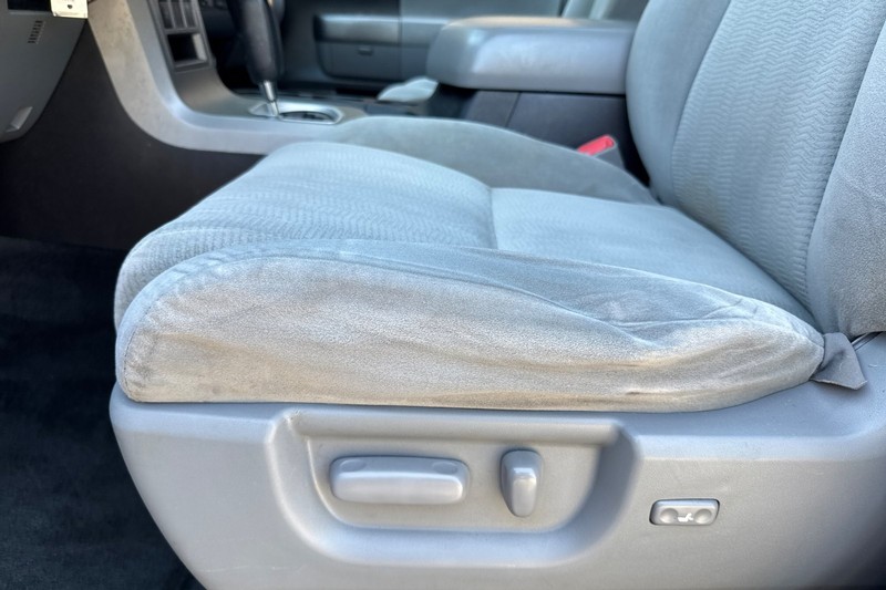 Toyota Sequoia Vehicle Full-screen Gallery Image 13