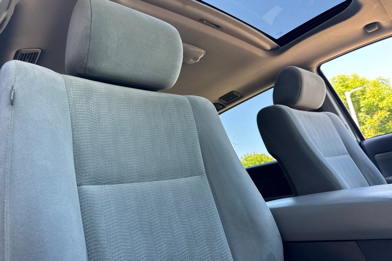 Toyota Sequoia Vehicle Full-screen Gallery Image 21