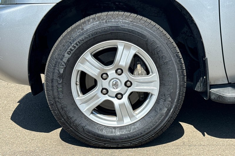 Toyota Sequoia Vehicle Full-screen Gallery Image 45