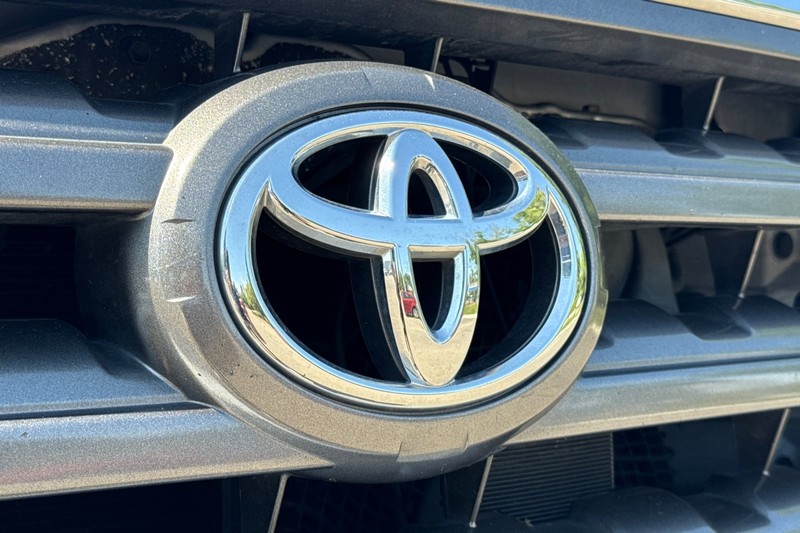 Toyota Sequoia Vehicle Full-screen Gallery Image 47