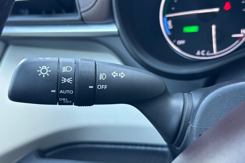 Toyota Sienna Vehicle Full-screen Gallery Image 38