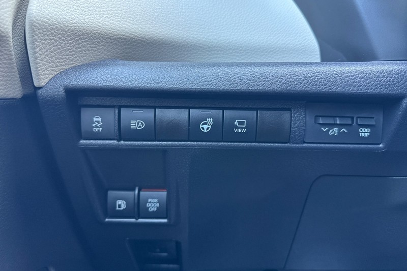 Toyota Sienna Vehicle Full-screen Gallery Image 43