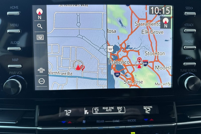 Toyota Sienna Vehicle Full-screen Gallery Image 46