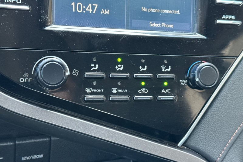 Toyota Camry Vehicle Full-screen Gallery Image 27