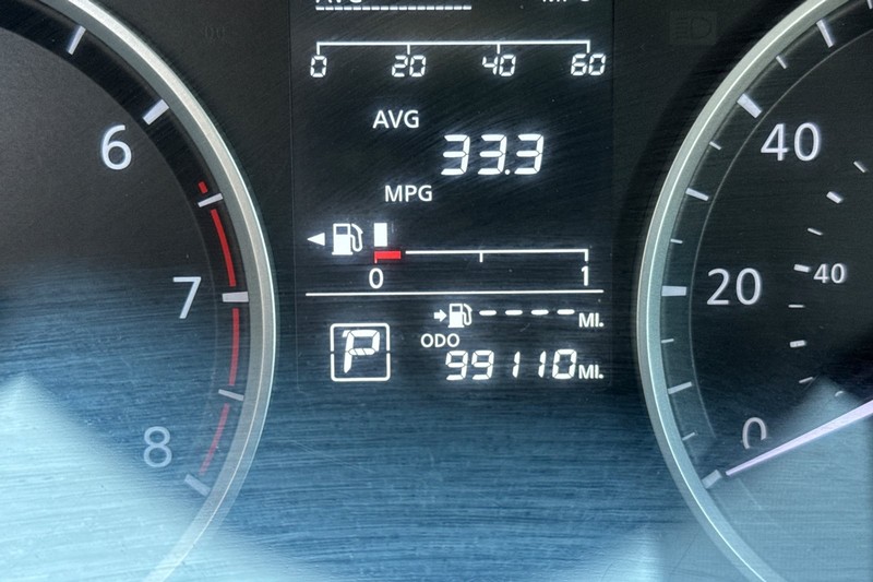 Nissan Versa Vehicle Full-screen Gallery Image 40