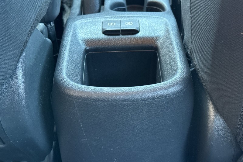Nissan Versa Vehicle Full-screen Gallery Image 42