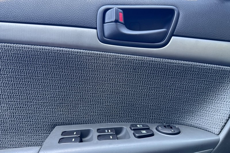Hyundai Sonata Vehicle Full-screen Gallery Image 11