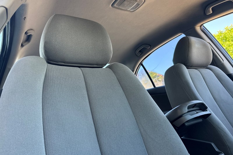 Hyundai Sonata Vehicle Full-screen Gallery Image 19