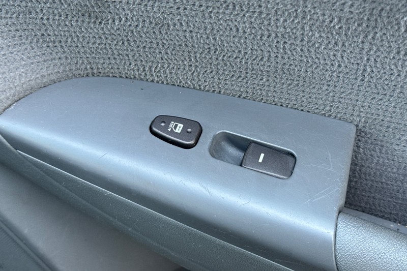 Hyundai Sonata Vehicle Full-screen Gallery Image 21