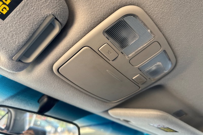 Hyundai Sonata Vehicle Full-screen Gallery Image 23