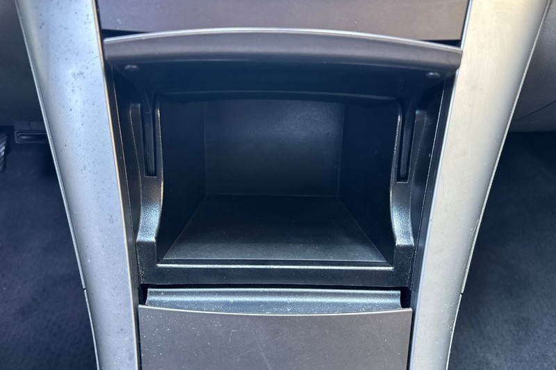 Hyundai Sonata Vehicle Full-screen Gallery Image 29