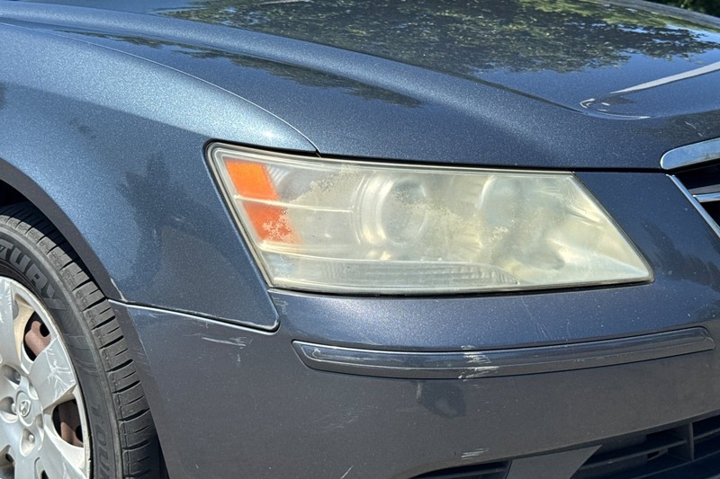 Hyundai Sonata Vehicle Full-screen Gallery Image 42