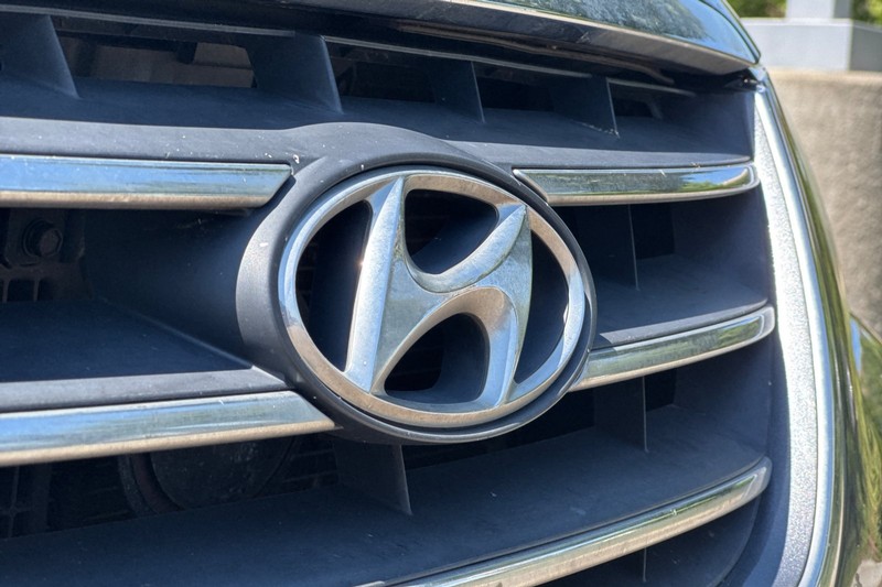 Hyundai Sonata Vehicle Full-screen Gallery Image 43