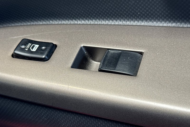 Scion xD Vehicle Full-screen Gallery Image 22