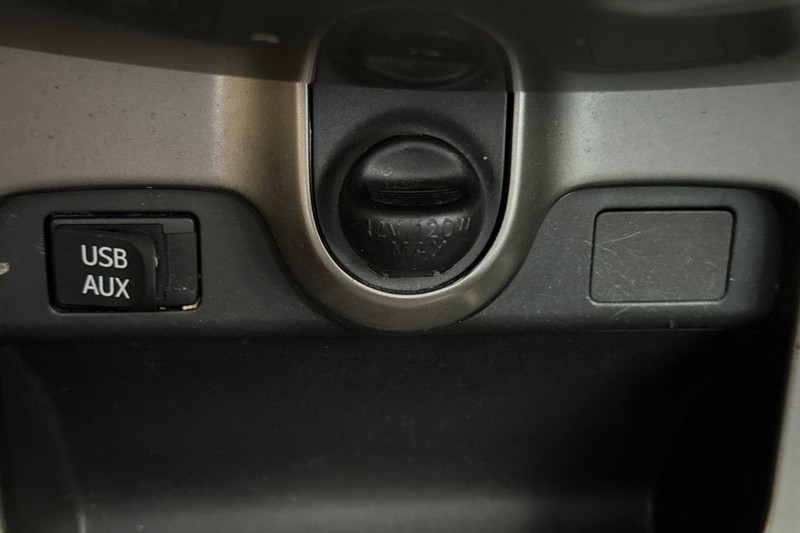 Scion xD Vehicle Full-screen Gallery Image 30