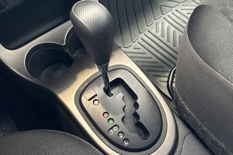 Scion xD Vehicle Full-screen Gallery Image 32